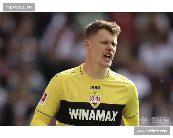 斯图加特门将努贝尔失误后神情落寞,队长上前安慰 斯图加特门将努贝尔失误后神情落寞,队长上前安慰